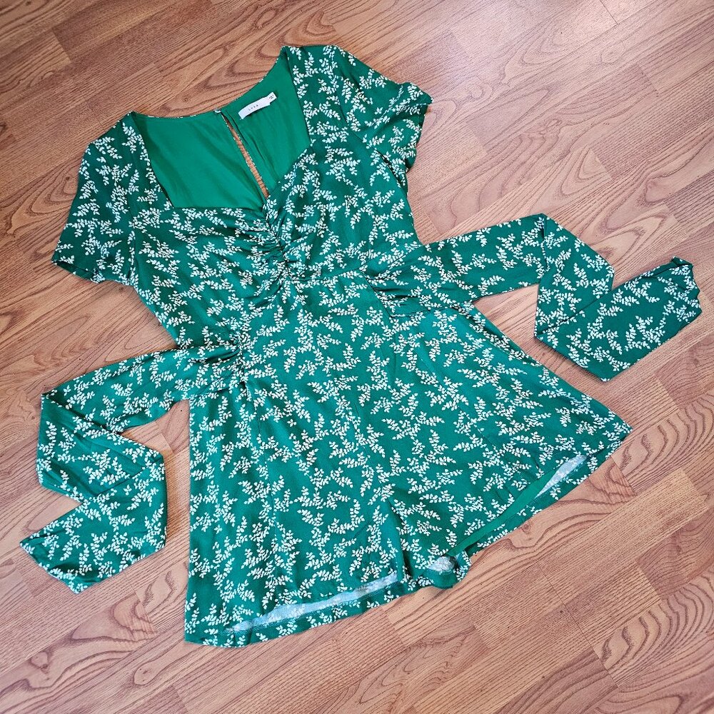 Urban Outfitters Lush Sweetheart Neckline Short Sleeve Floral Skort Romper, M
